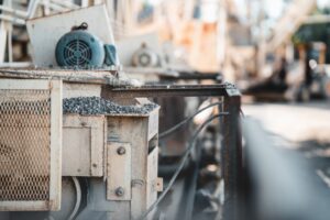 Conveyor belt at asphalt plant